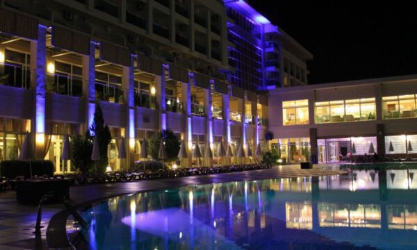 Antalya Havalimanı Hotel Titan Select - Kaliteli, Güvenli, Ekonomik Vip Transfer