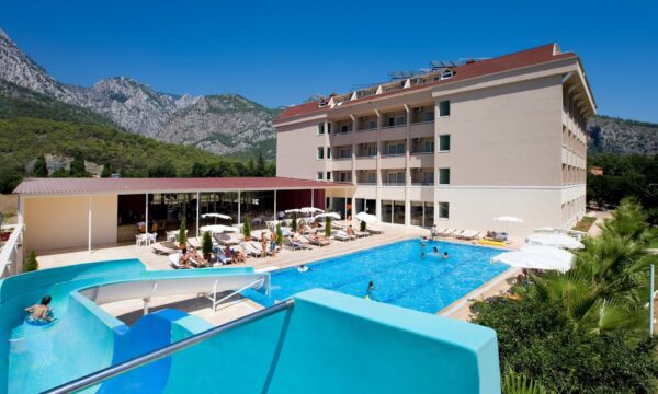 Antalya Havalimanı Larissa Park Hotel Kaliteli Güvenli Ekonomik Vip Transfer