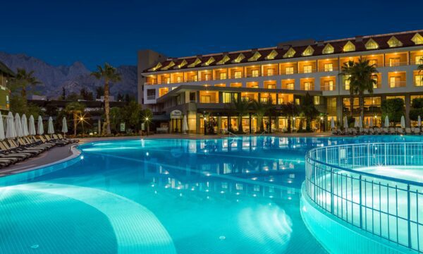 Antalya Havalimanı Sherwood Greenwood Resort'a Kaliteli, Güvenli ve Ekonomik Vip Transfer Hizmeti