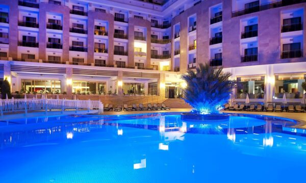 Antalya Havalimanı Sunland Resort Otel: Kaliteli ve Güvenli Transfer Hizmeti